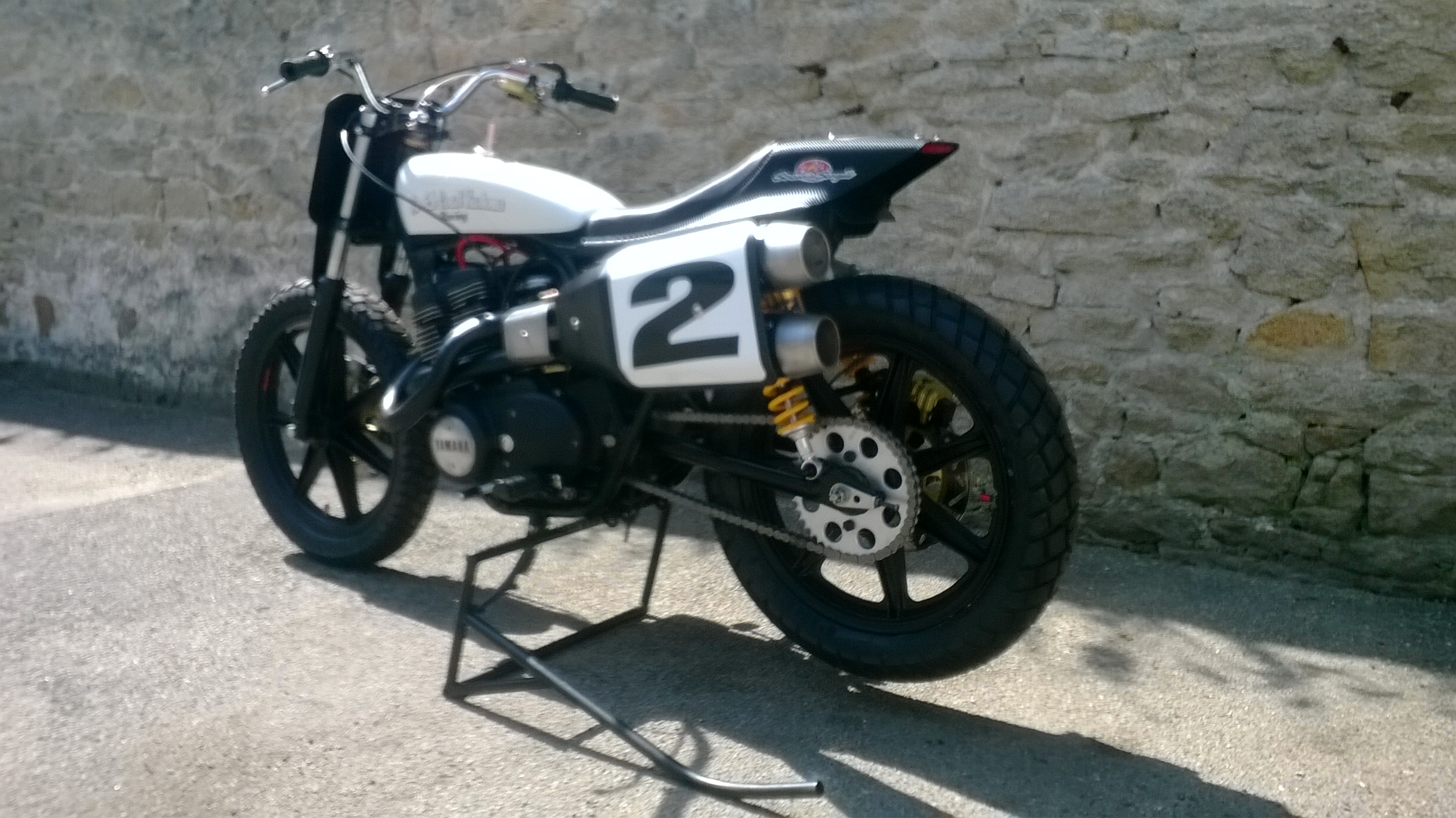 bckustoms yamaha XS500 tracker stainless guns flattrack